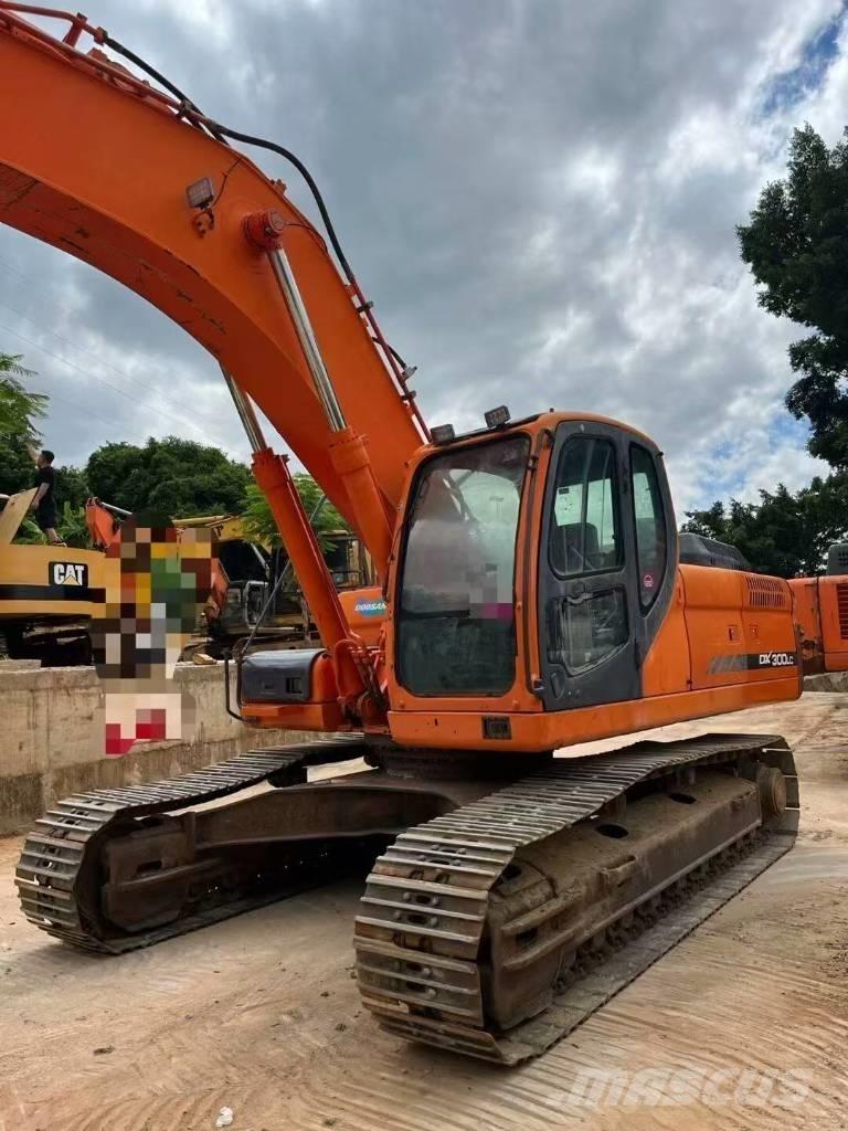 Doosan DX300LC Long reach excavators