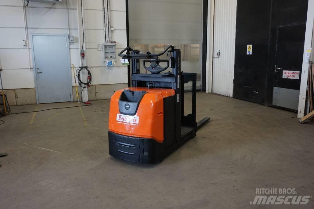 Toyota OSE100 Medium lift order picker