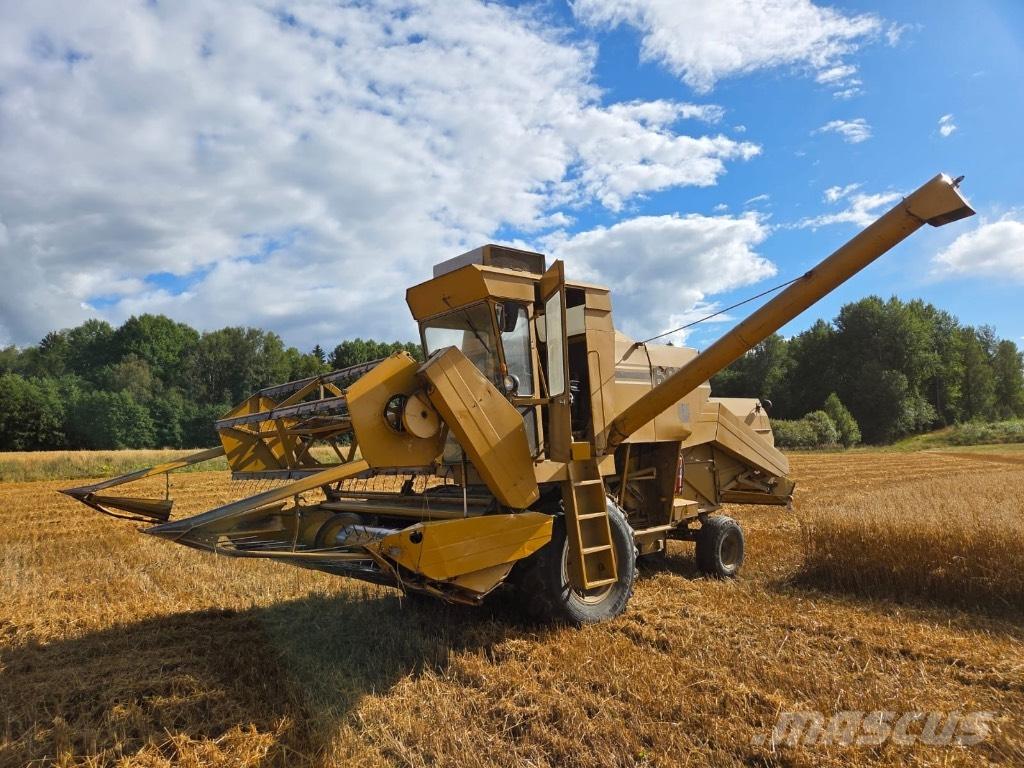 Sampo-Rosenlew 600 Combine harvesters