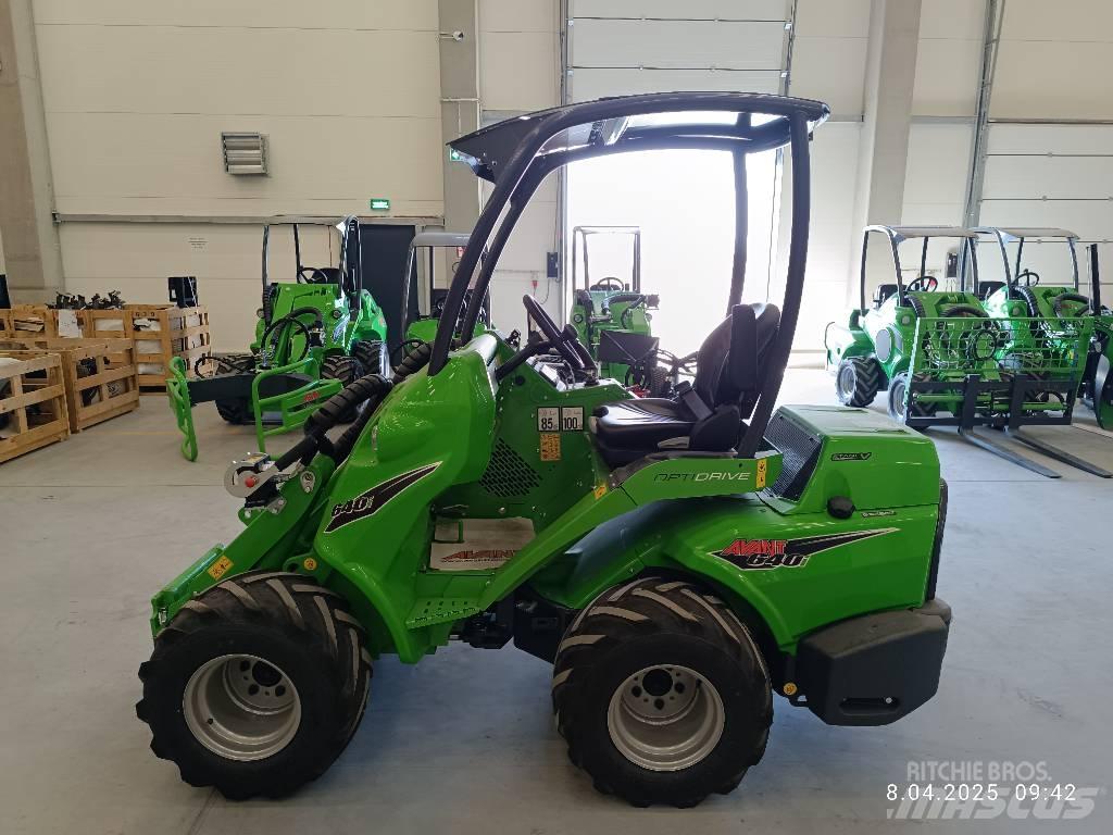 Avant 640 Mini loaders