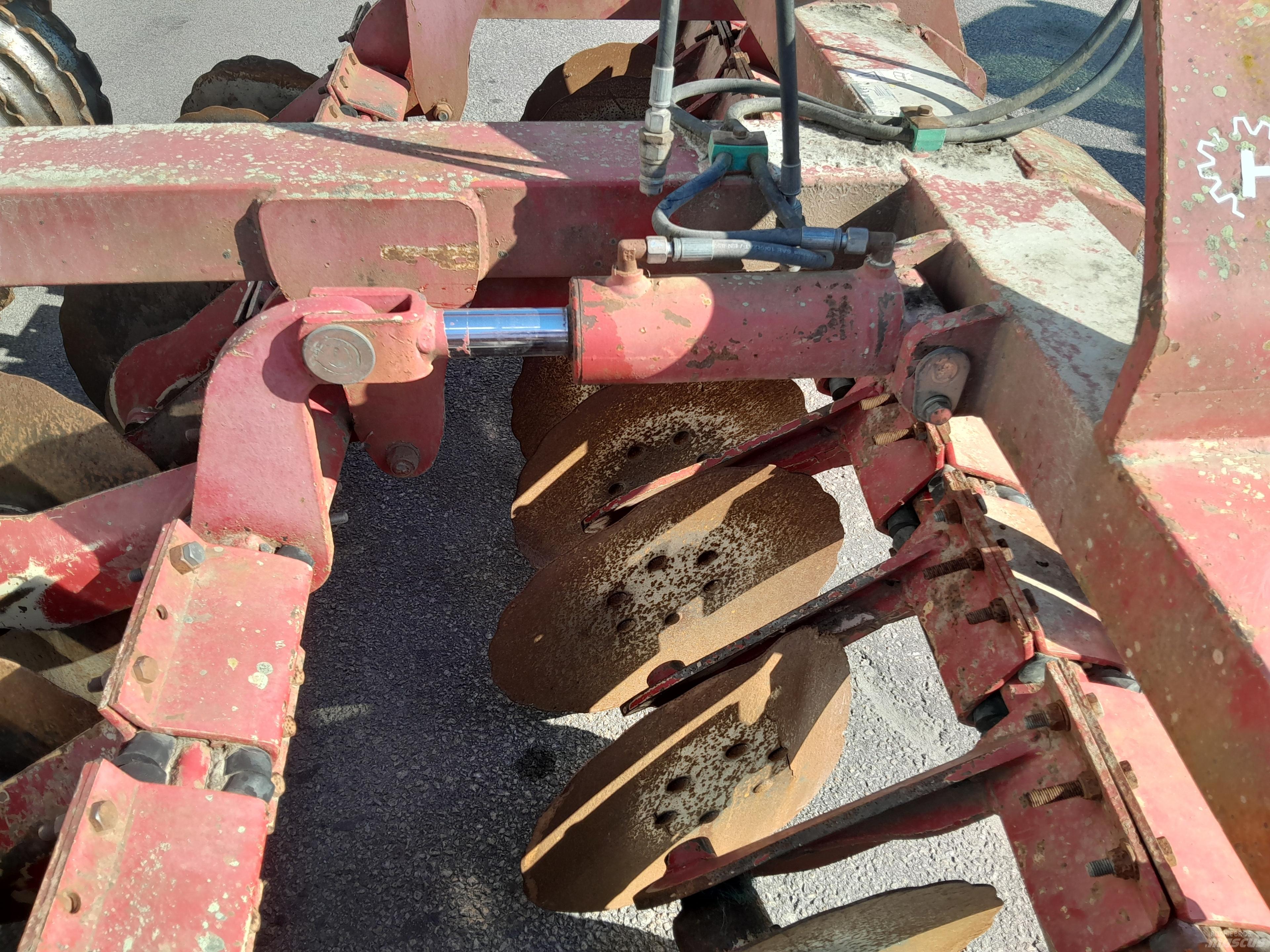 He-Va 300 Disc harrows