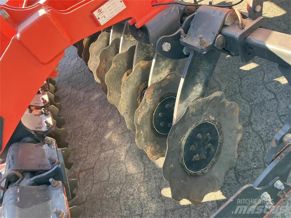 Kuhn 303 Disc harrows