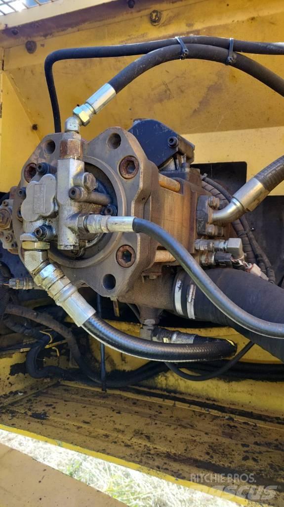 New Holland 335 Crawler excavators