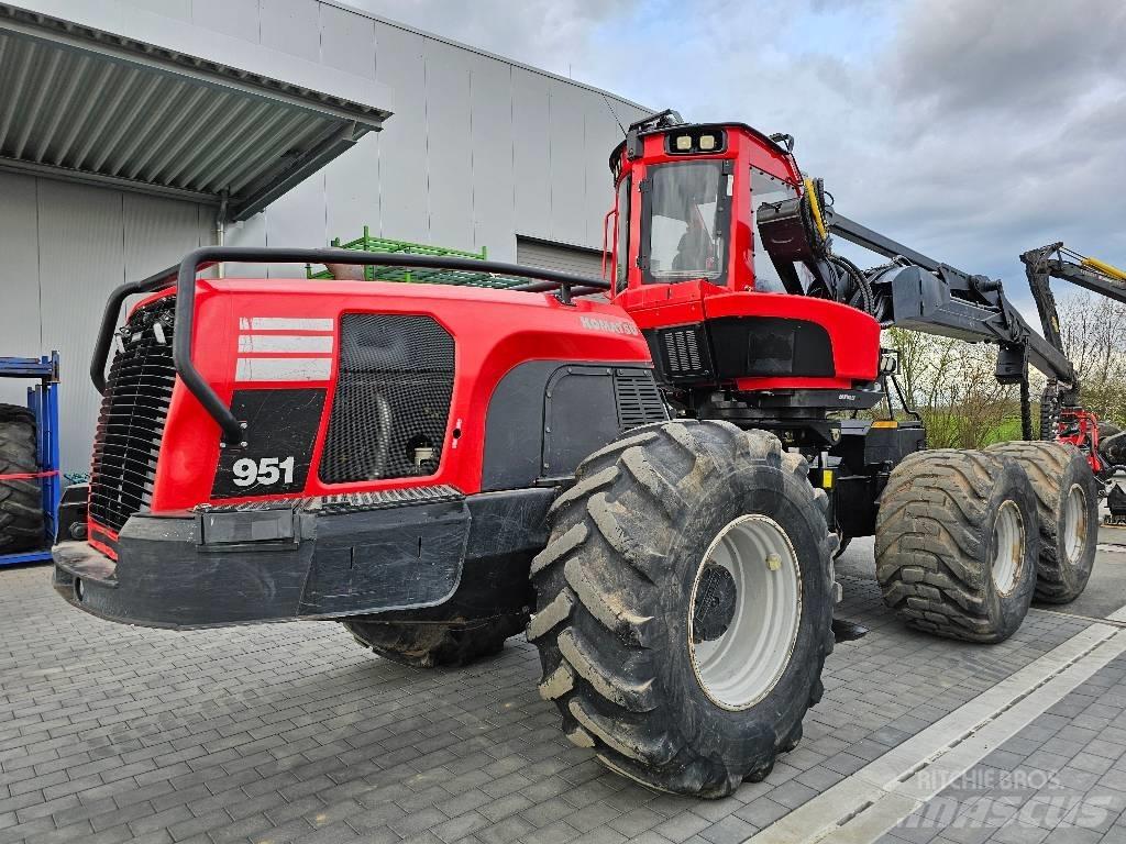 Komatsu 951 Harvesters