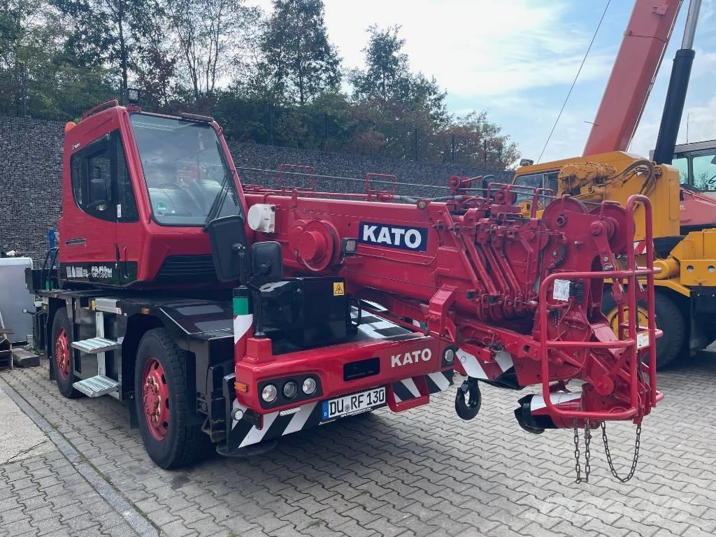 Kato CR-130Rf Rough terrain cranes