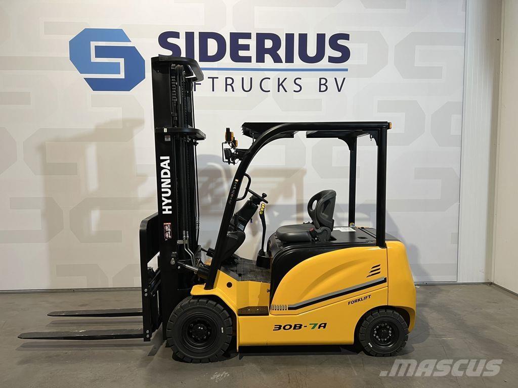 Hyundai 30B-7A Electric forklift trucks