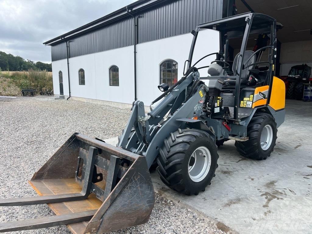 GiANT G2700 X-TRA HD Skid steer loaders
