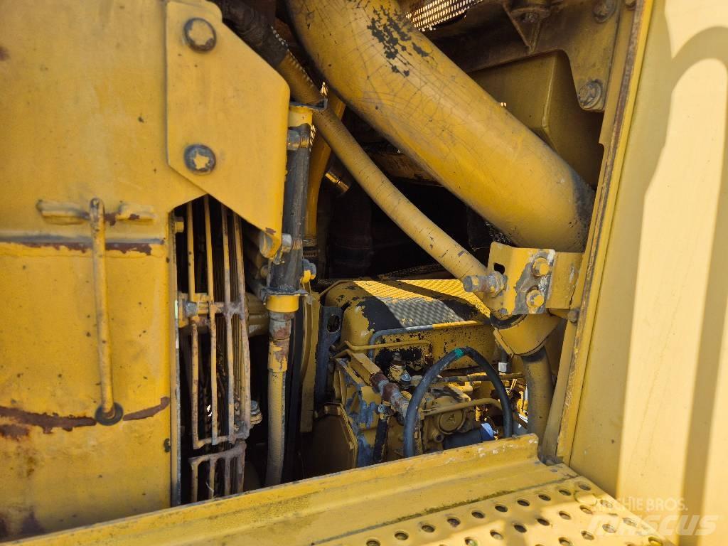 CAT 963B Crawler loaders