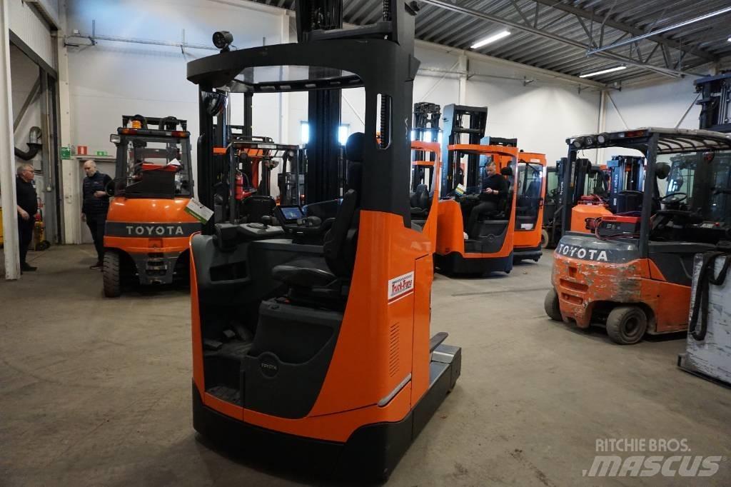 Toyota RRE140HE Reach trucks