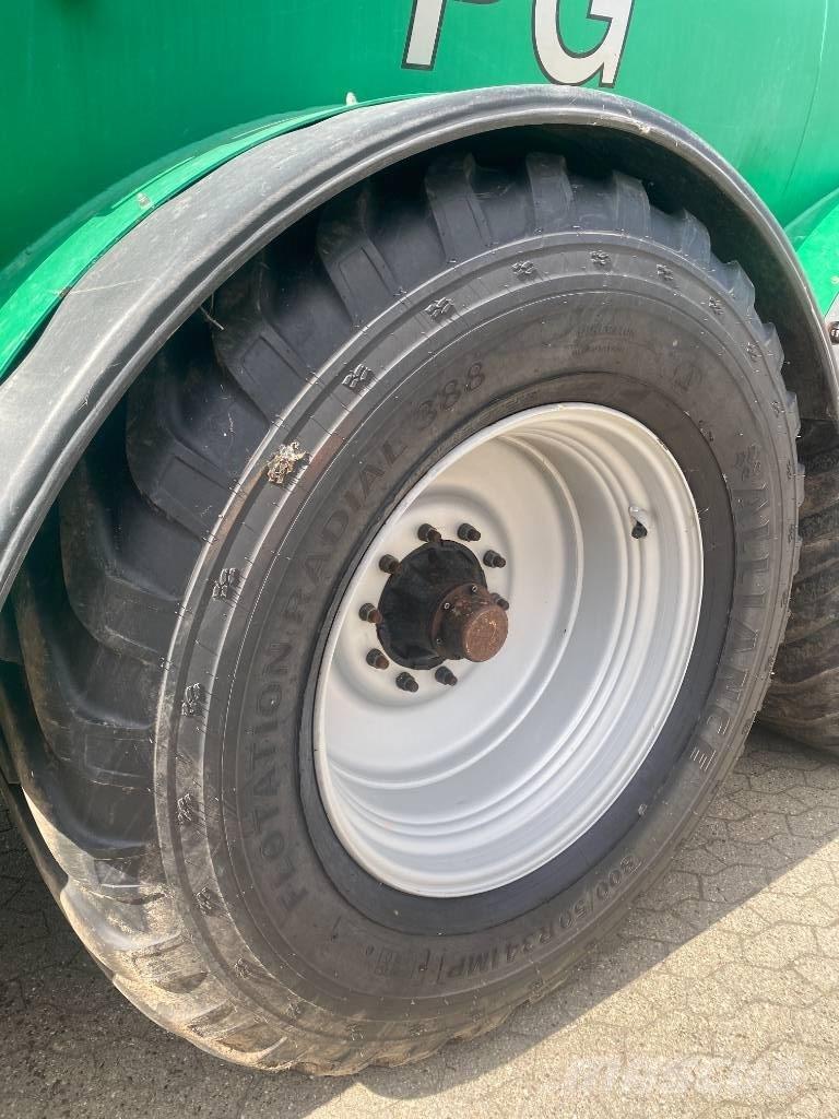 Samson PG 25 FH Slurry tankers