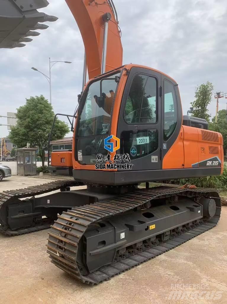 Develon DX 215 Midi excavators  7t - 12t