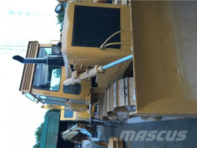 CAT D6D Crawler dozers