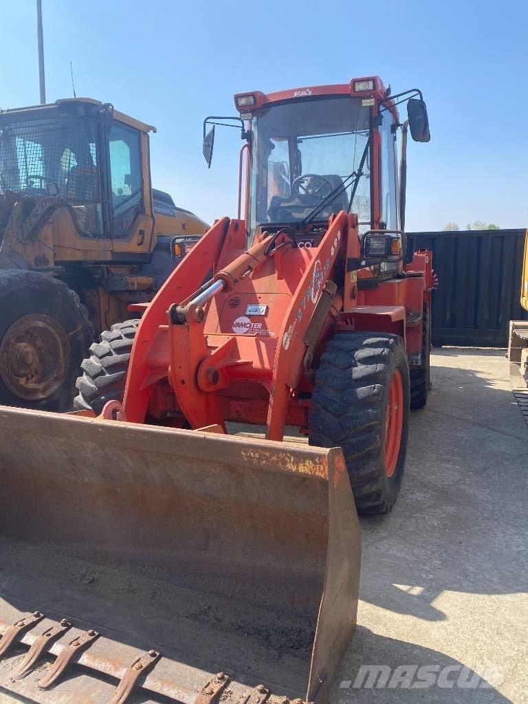 Fai KOMATSU 698 Backhoe loaders