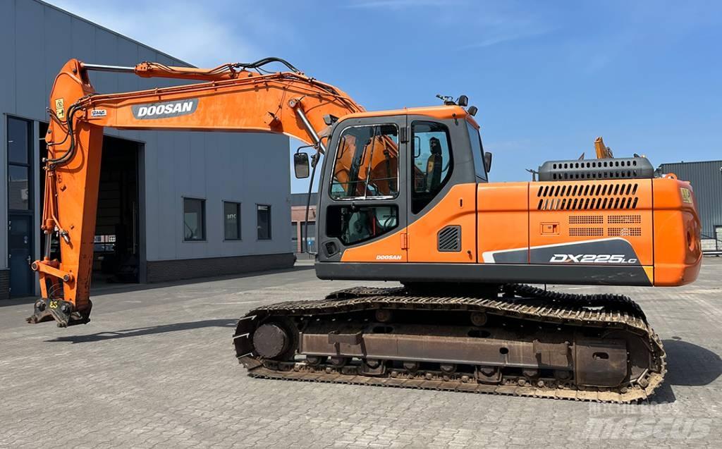 Doosan DX 225 LC-3 Crawler excavators