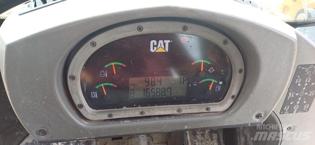 CAT 963 D Crawler loaders