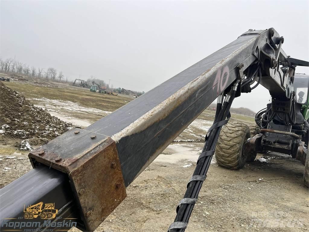 John Deere CH811 Harvester cranes