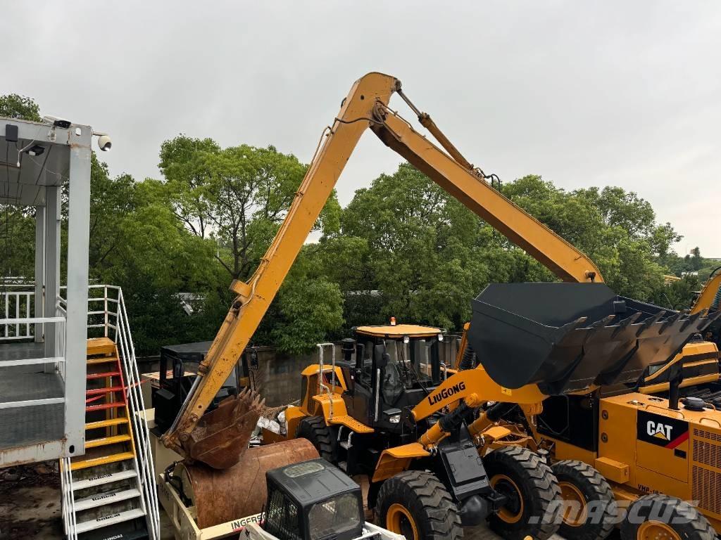 CAT 320 B Amphibious Excavators