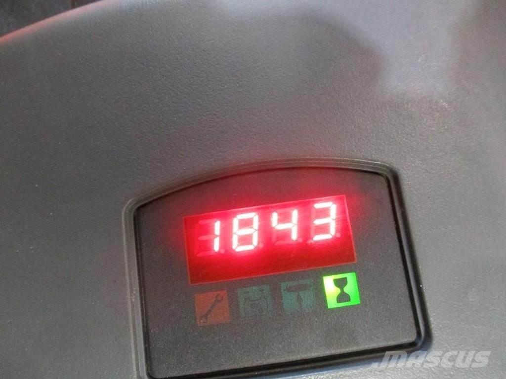 BT SPE120 XRD Low lifter with platform