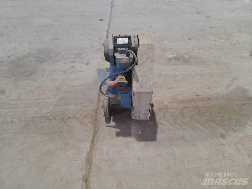 Alba C32L Construction - Others