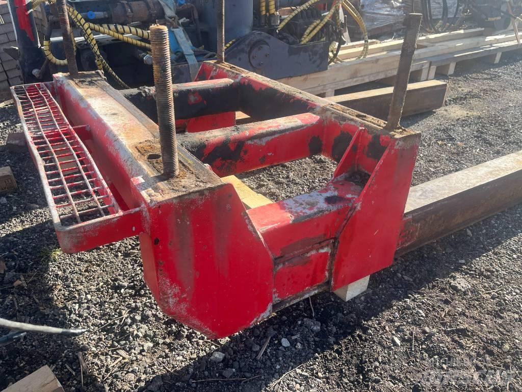 Kesla 2009 T Knuckleboom loaders