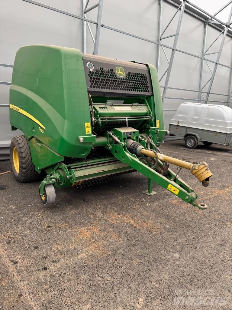 John Deere 960 Round balers