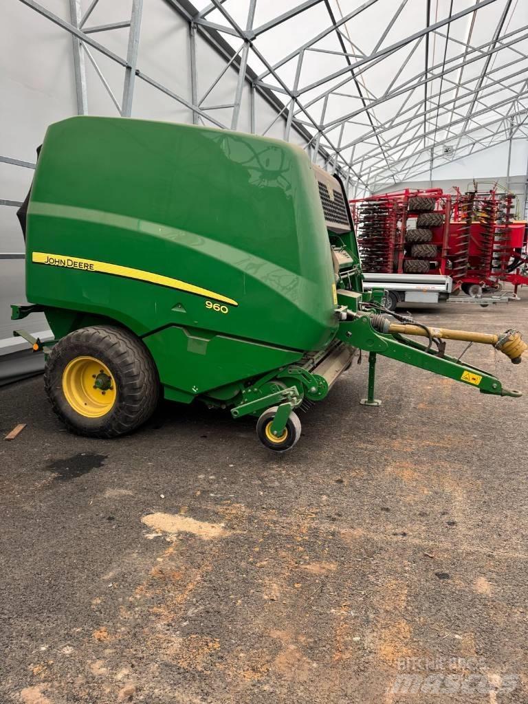 John Deere 960 Round balers