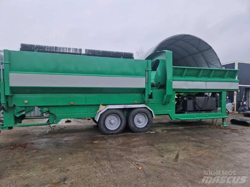 Komptech Maxx Mobile screeners