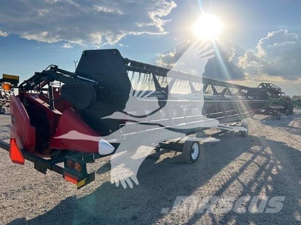 Case IH 3020 Combine harvester heads