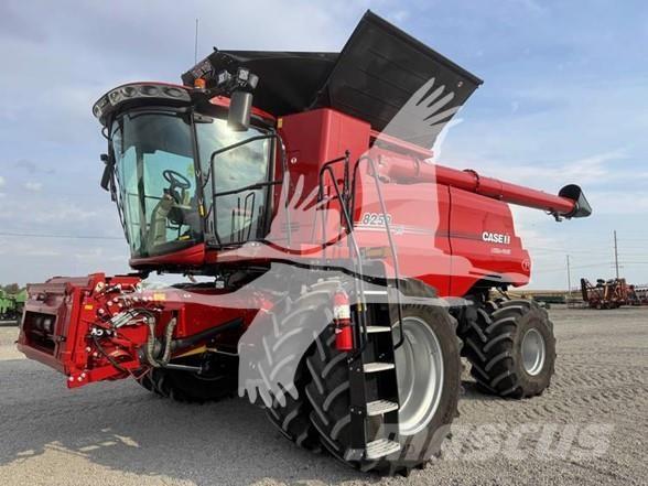 Case IH 8250 Combine harvesters