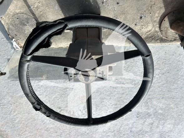 Gleaner R72 Combine harvesters