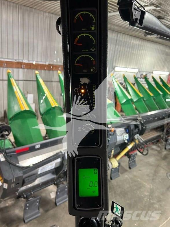 Gleaner S68 Combine harvesters