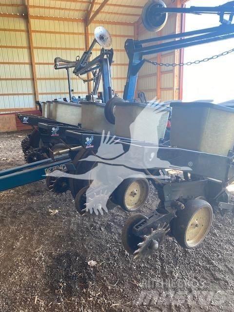 Kinze 2210 Planters