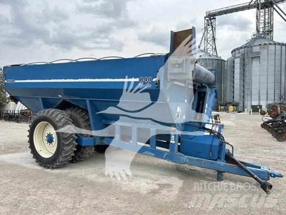Kinze 840 Grain / Silage Trailers