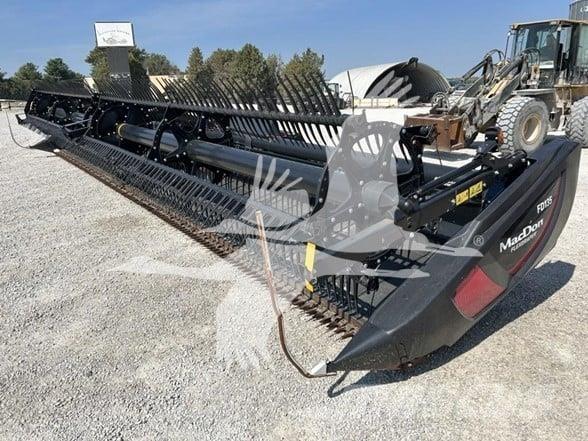 MAC DON FD135 Combine harvester heads