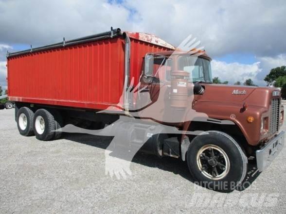 Mack R686ST Construction - Others