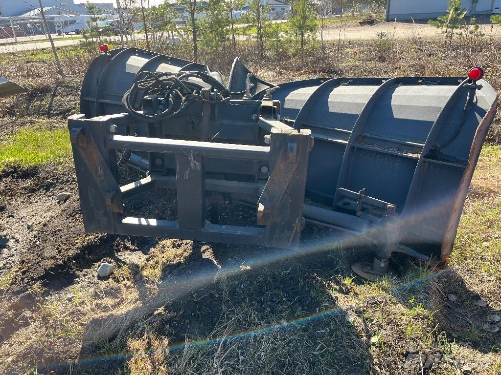 AM Spv 3 Snow blades and plows