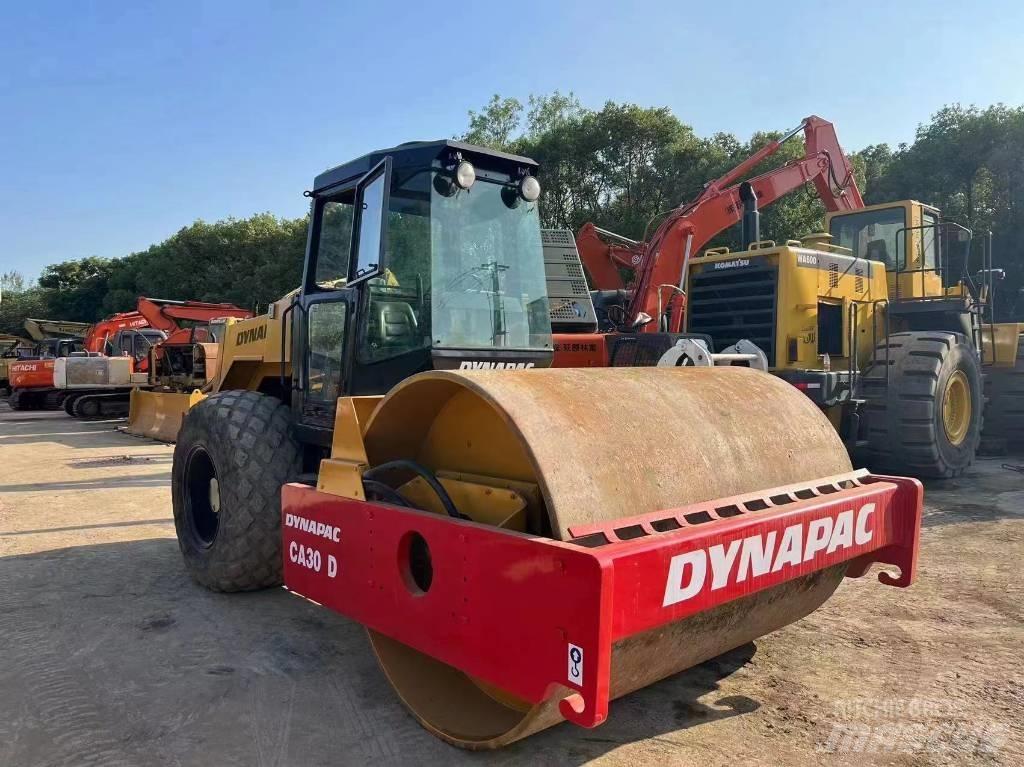Dynapac CA300 Graders