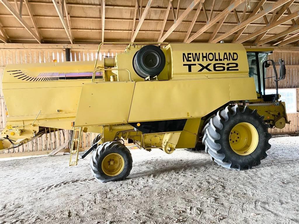 New Holland TX 62 Combine harvesters