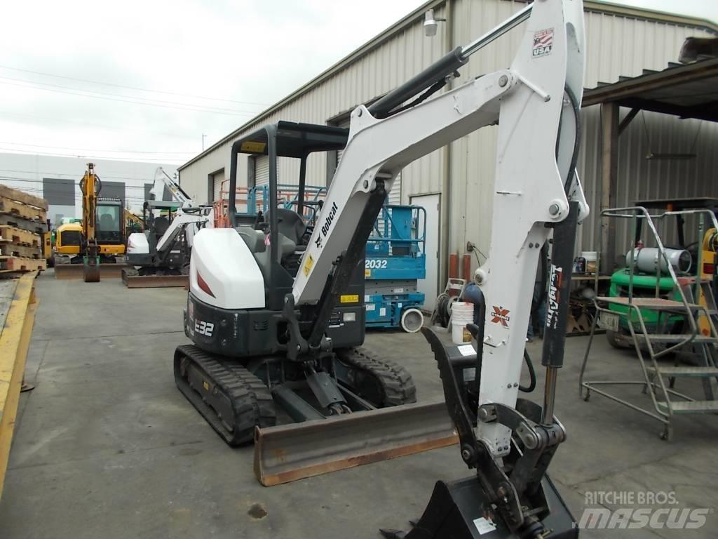Bobcat E32i Mini excavators < 7t (Mini diggers)