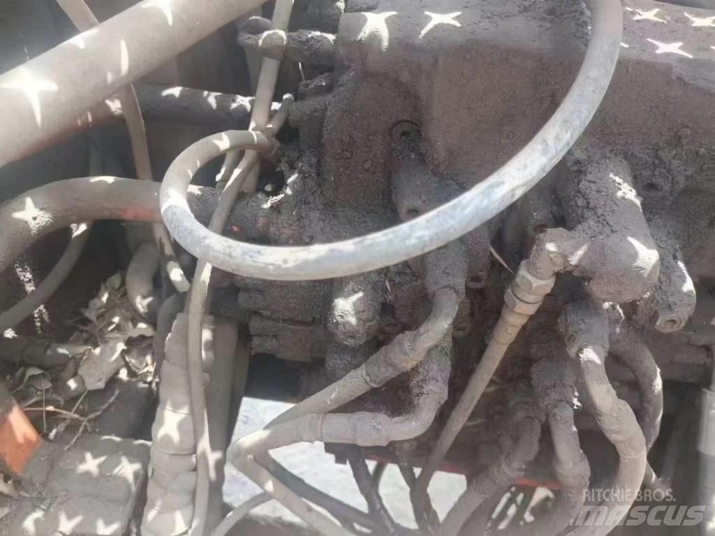 Doosan DX 225 Crawler excavators