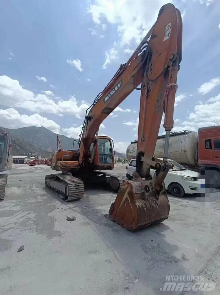 Doosan DX 225 Crawler excavators