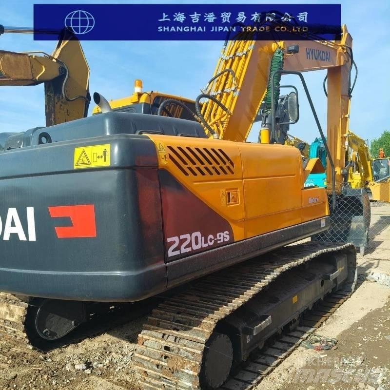 Hyundai R220 Midi excavators  7t - 12t