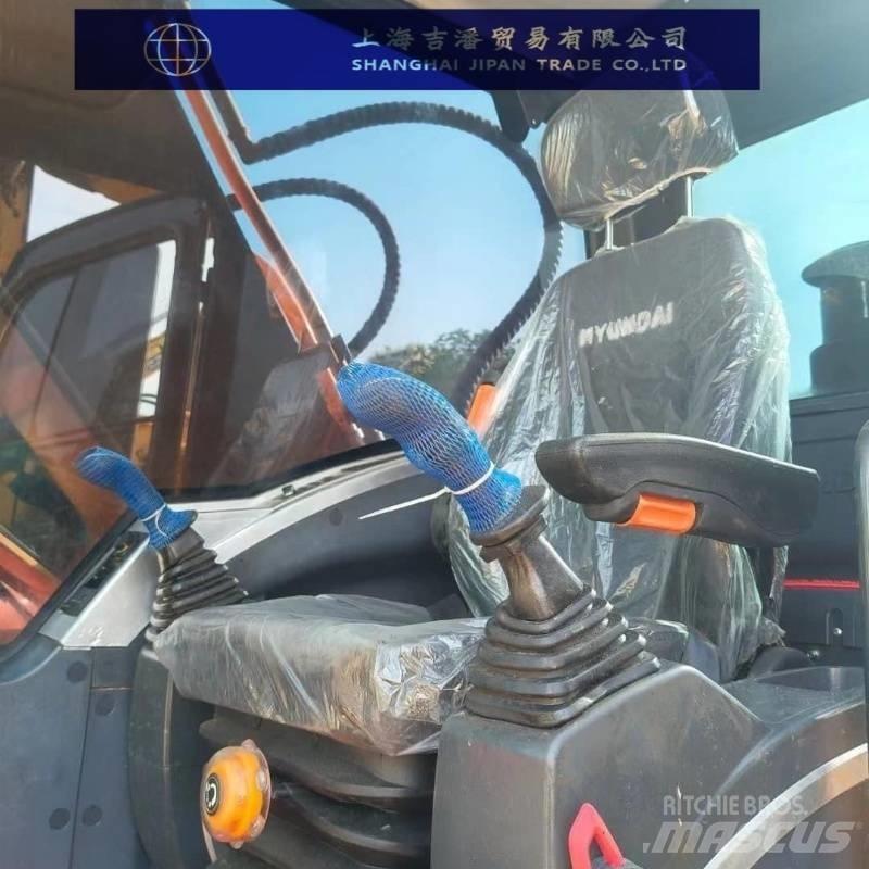 Hyundai R220 Midi excavators  7t - 12t