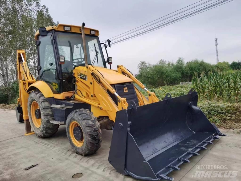 JCB 3 CX Backhoe loaders