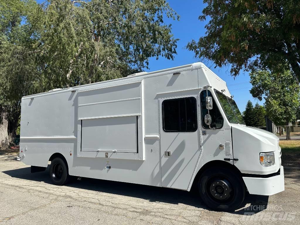 Freightliner M-LINE Box body trucks