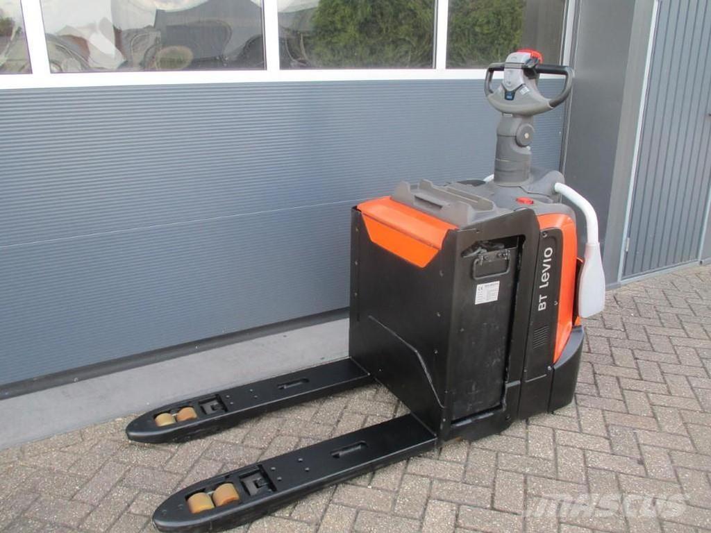 BT LPE200 Low lifter with platform
