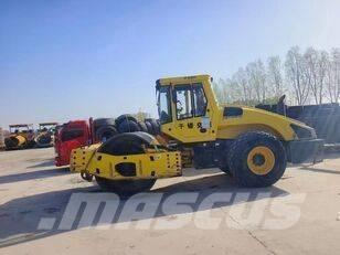 Bomag BW 220D-40 Twin drum rollers
