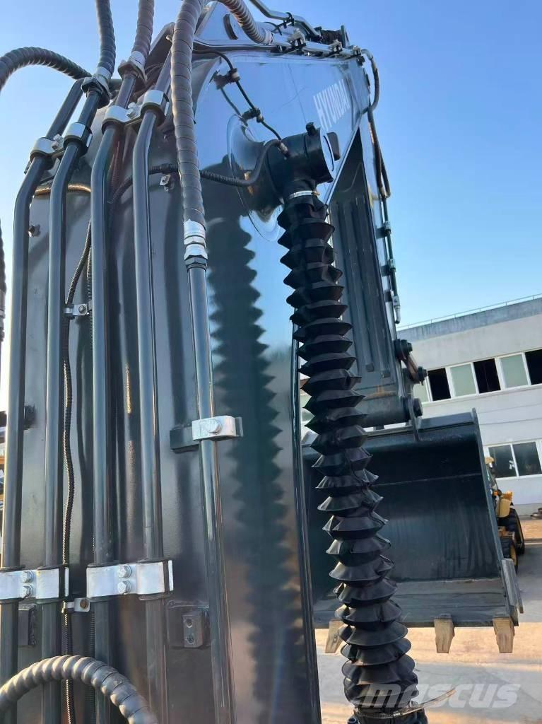 Hyundai R305LC-9T Crawler excavators