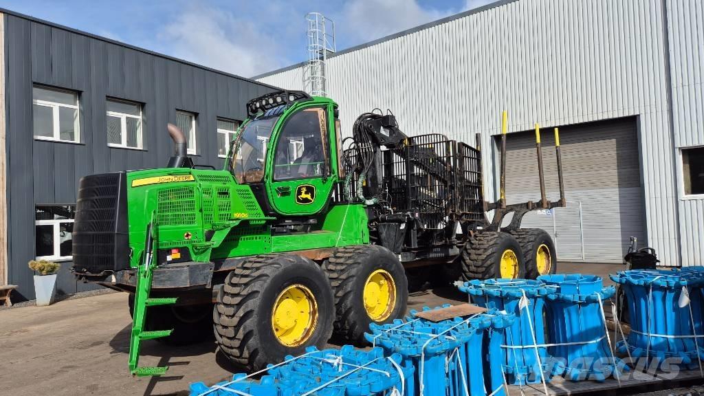 John Deere 1910 G Forwarders