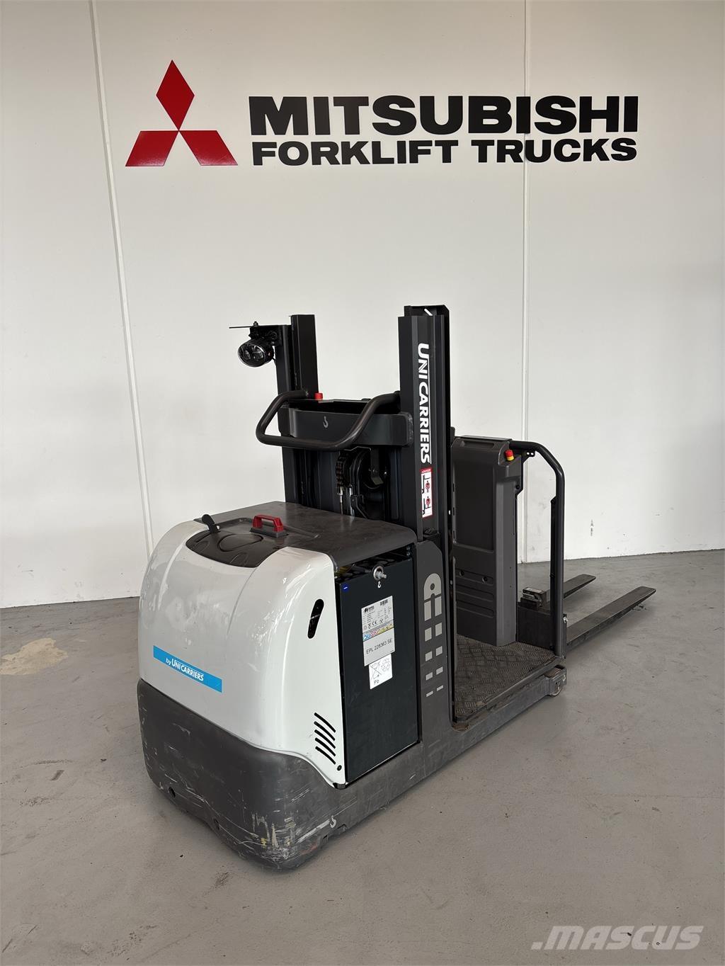UniCarriers EPL100 Low lift order picker